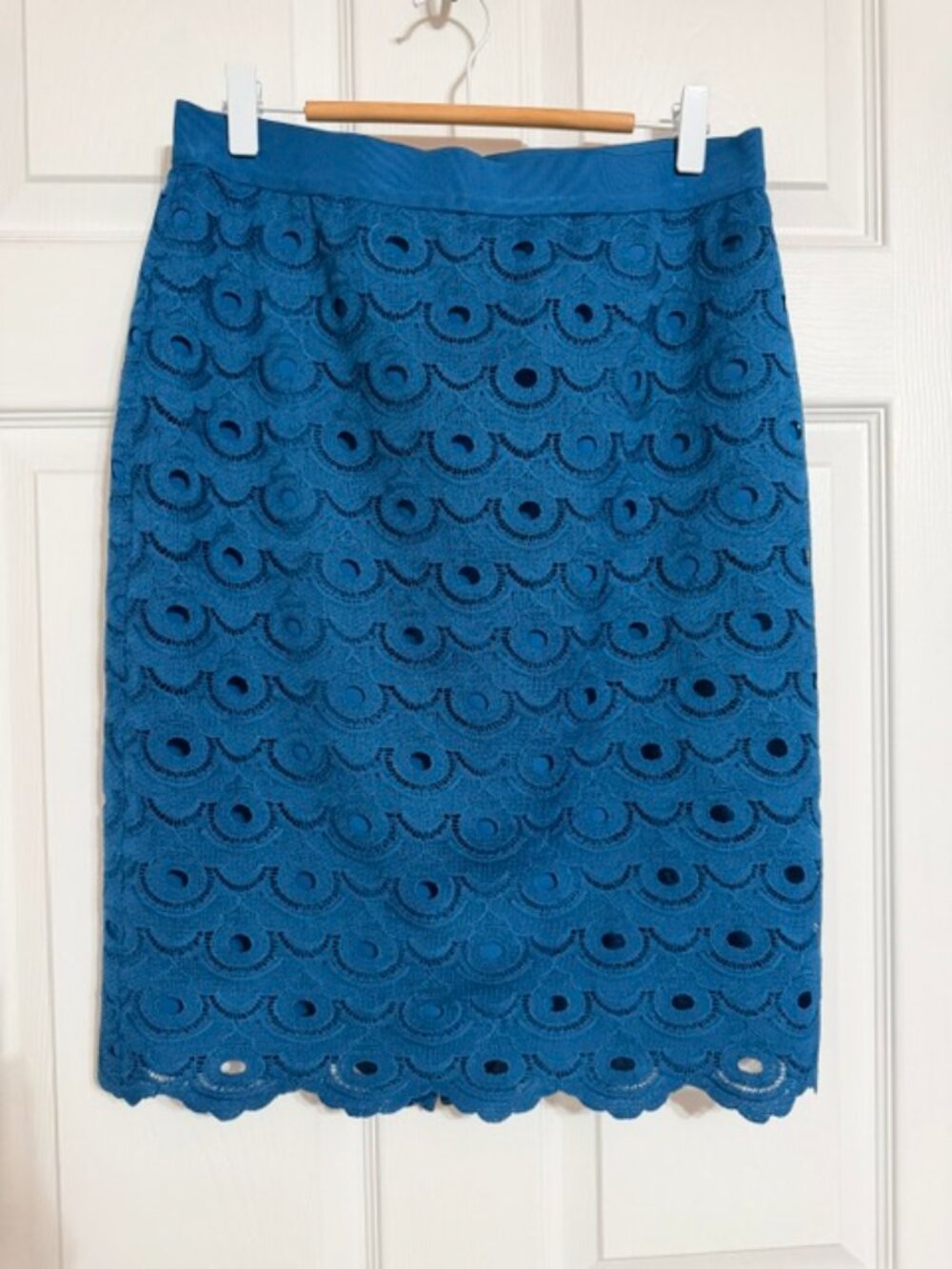 Ann Taylor - Size 6 - Blue Eyelet Skirt